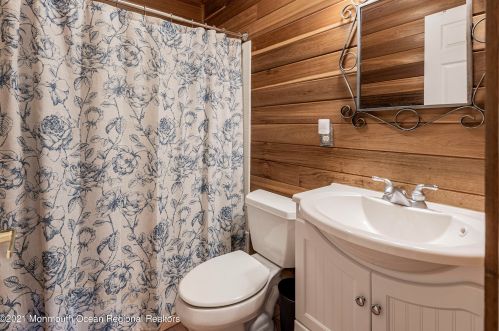 1229 Sylvania Pl, Lacey NJ  08731-4440 exterior