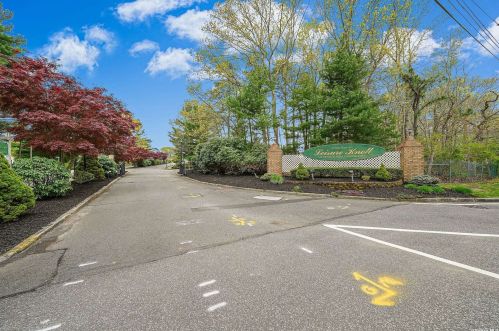 3 Lamont Ct, Panamoka NY  11961-2051 exterior