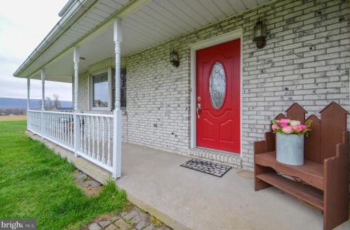 7790 Coral Ct, Slatington, PA 18080-3660