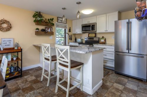 1404 Piscassic St, Newmarket, NH 03857-1194