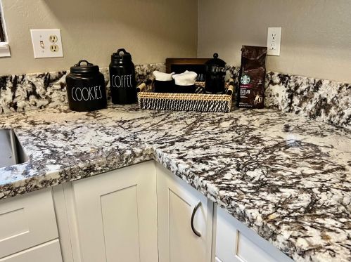 10683 Alta Sierra Dr, Grass Valley CA  95949-6847 exterior