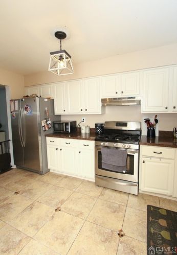 42 Front Ct, Old Bridge NJ  08857-1943 exterior