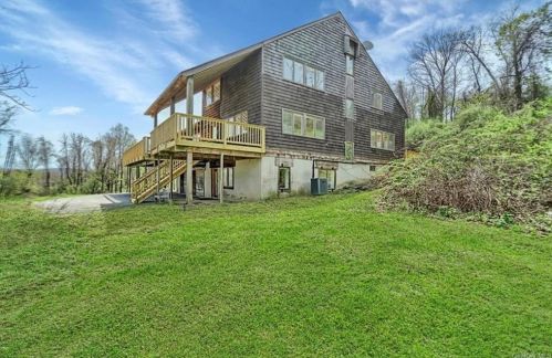 5 Peach Tree Ln, Warwick NY  10990-3133 exterior