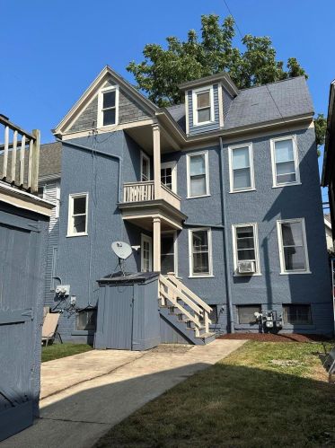 1928 Warren Ave, Milwaukee, WI 53202-1640