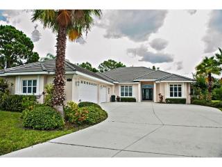 6640 Butlers Crest Dr, Bradenton, FL 34203-8838