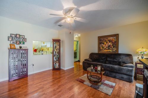 1349 New Bedford Dr, Ruskin, FL 33573-5808
