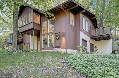 3 Holleran Dr, Downingtown, PA 19335-3202