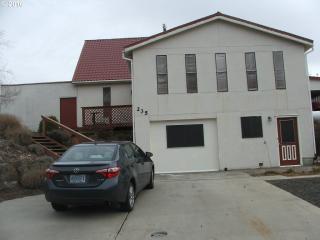 235 Rock St, Heppner OR  97836-7324 exterior