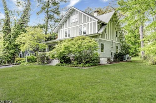 11 Oak Ln, Mountain Lakes, NJ 07046-1311