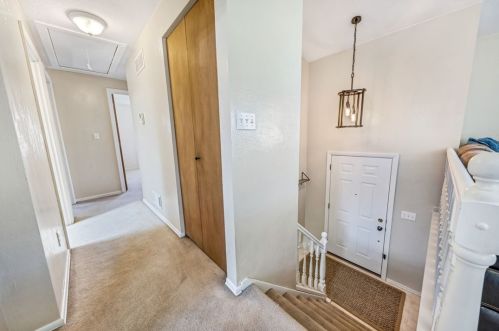 2500 Hollywood Dr, Gibsonia PA  15044-8385 exterior