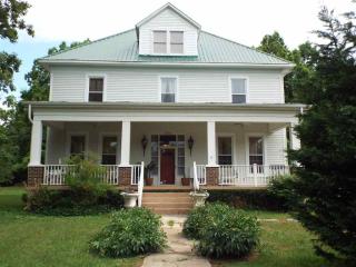 873 Old Highway 11, Mooresburg TN  37811-2431 exterior