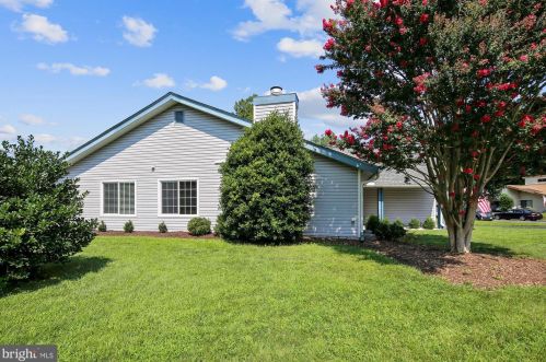 7827 Mulberry Bottom Ln, Springfield VA  22153-2314 exterior