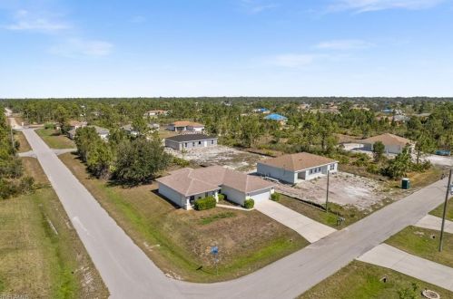 2918 44 St, Lehigh Acres FL 33976-4758 exterior