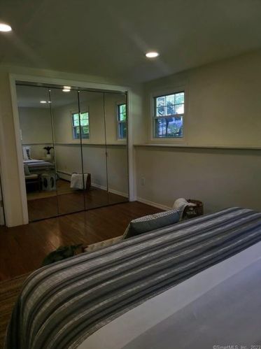 13 Clinton Hill Rd, Waterbury CT  06716-1010 exterior