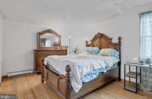 5001 Sunset Dr, Harrisburg PA  17112-2168 exterior