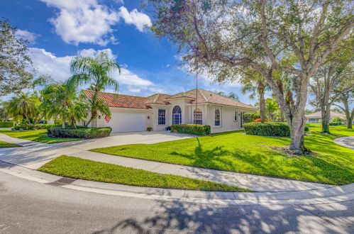 7210 Elkhorn Dr, West Palm Beach, FL 33411-5720