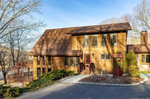 96 Wilton Rd, Plymouth, CT 06782-2720