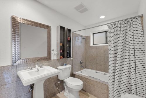 3560 Patterson Way, Folsom CA  95762-4405 exterior