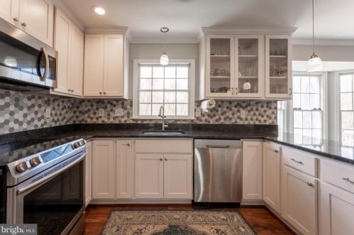6608 Farmstead Ln, Fredericksburg VA  22407-1703 exterior