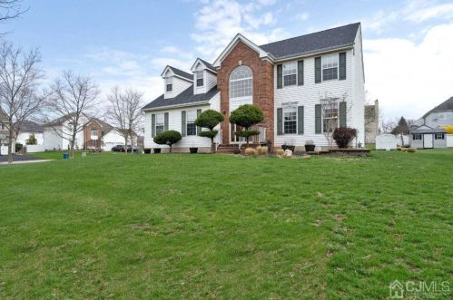 71 Barbour Pl, Piscataway, NJ 08854-3541