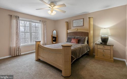 342 Yorkshire Dr, Lancaster PA  17603-8846 exterior