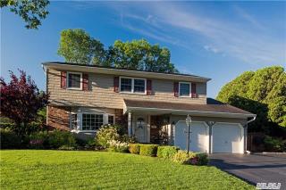 4 Whisper Ln, Smithtown, NY 11787-4533