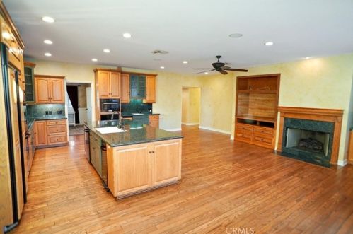 3367 Weatherford Ct, Simi Valley CA  93063-1328 exterior