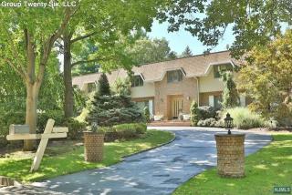 85 Dyer Ct, Norwood, NJ 07648-2307