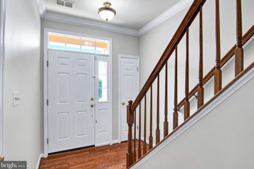 517 Planters Ter, Leesburg, VA 20176-1827