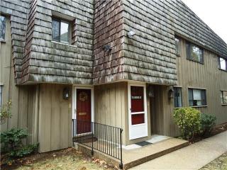 42 Gillies Ln, Norwalk, CT 06854-1010