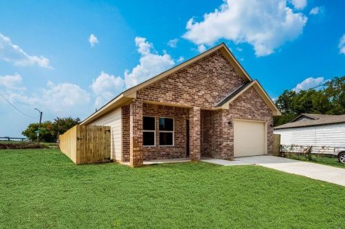 3901 Baylor St, Fort Worth, TX 76119-3603