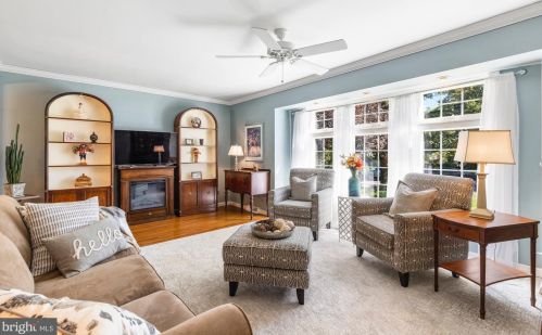 117 Monticello Dr, Riverton NJ 08077-4377 exterior