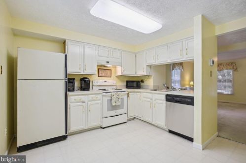11900 Fieldthorn Ct, Herndon, VA 20194-1530