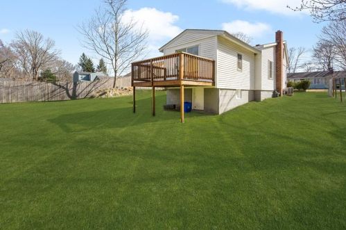 47 Sweet Ln, North Kingstown, RI 02852-6012