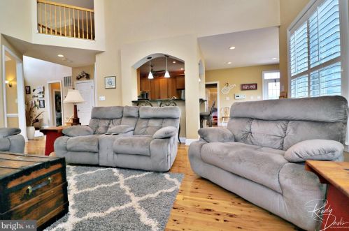 320 Stephen Ct, Charles Town WV  25414-4126 exterior