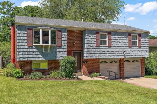 219 Yosemite Dr, Pittsburgh, PA 15235-2045