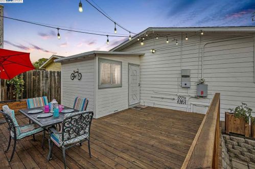 2001 57 Ave, Oakland CA 94605-1015 exterior