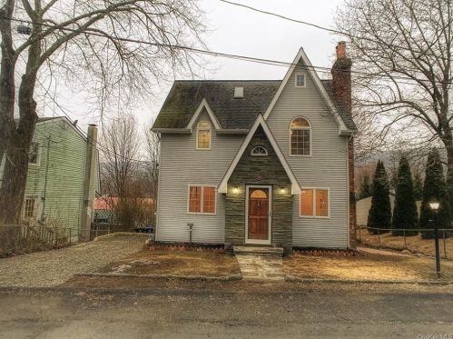 57 Lk Dr, Greenwood Lake NY  10925-2713 exterior