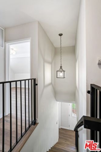 14147 Leadwell St, Van Nuys CA  91405-2440 exterior