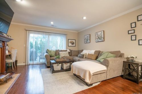 76 Club House Vw, Mohegan Lake, NY 10547-1224