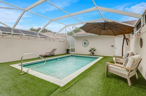3540 Islandwalk Cir, Naples FL  34119-1613 exterior