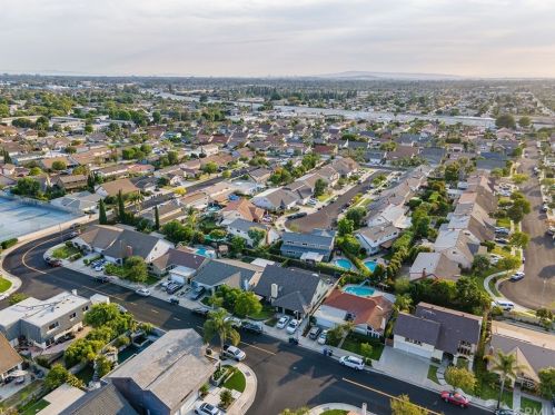 4237 Sussex Cir, Cypress CA  90630-2742 exterior