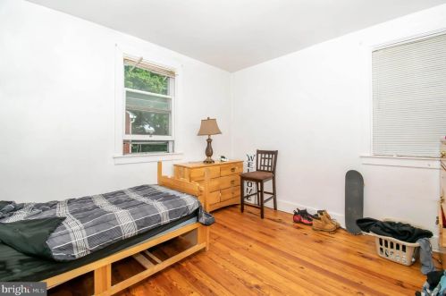 7 2nd St, Highspire PA  17034-1001 exterior