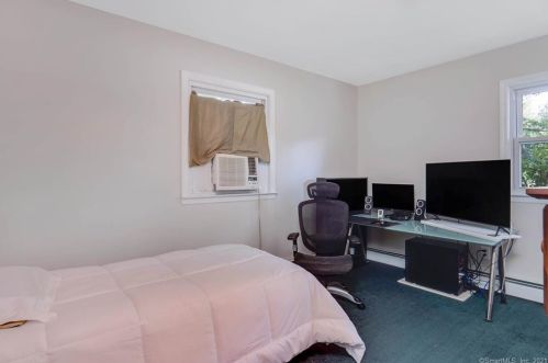 45 Sherman Rd, Glastonbury CT  06033-2911 exterior