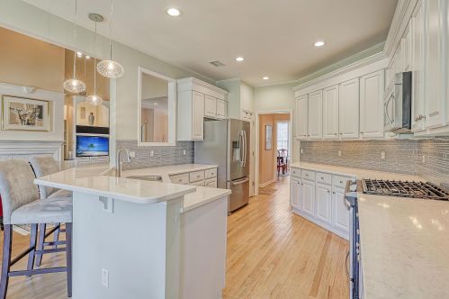 175 Oak Pt Lndg Dr, Mount Pleasant SC 29464-6279 exterior