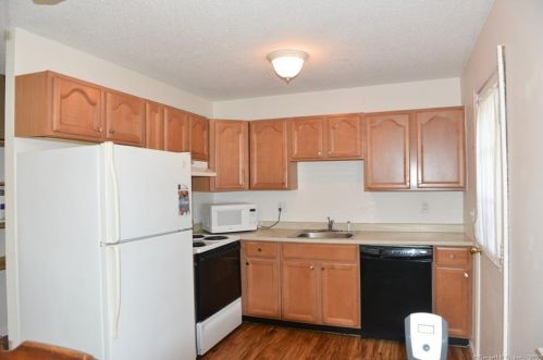 14 Laird Dr, Bristol CT  06010-2474 exterior