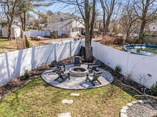 14 Albemarle Rd, East Brunswick NJ  08816-4213 exterior