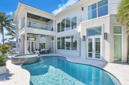 715 10th St, Delray Beach, FL 33483-5129