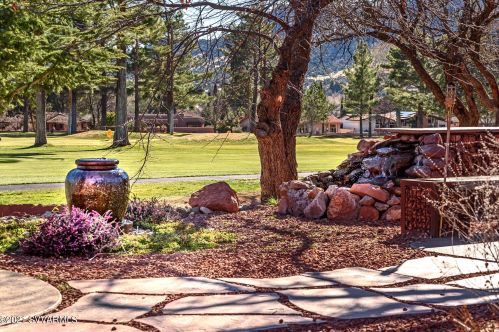 365 Fairway Oaks Dr, Sedona, AZ 86351-8830