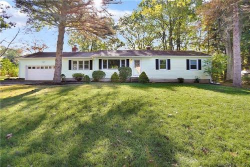 62 Brian Dr, Bridgeport, CT 06611-3415